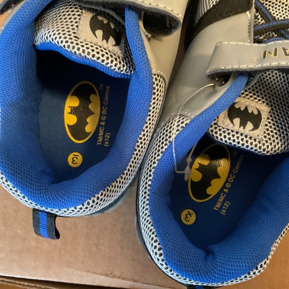 Boys Batman Runners size 3.   *brand new* - Picture 6 of 6